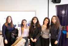 В Азербайджане реализуется проект "Молодой ум" (ФОТО)