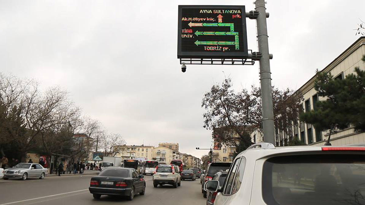 Незаконную парковку в Баку будут контролировать патрульные автомобили с камерами (ФОТО)