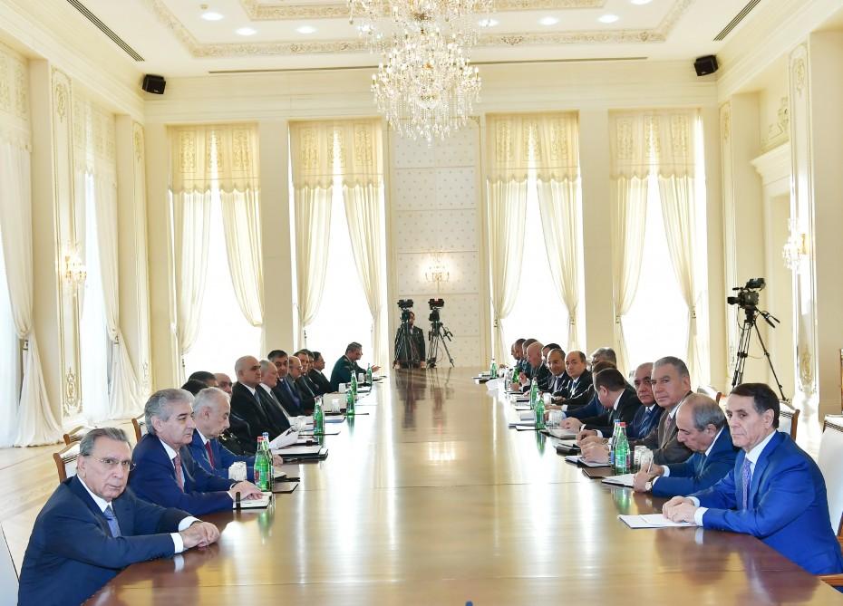 Prezident İlham Əliyevin sədrliyi ilə Nazirlər Kabinetinin iclası keçirilib (YENİLƏNİB-3) (FOTO)