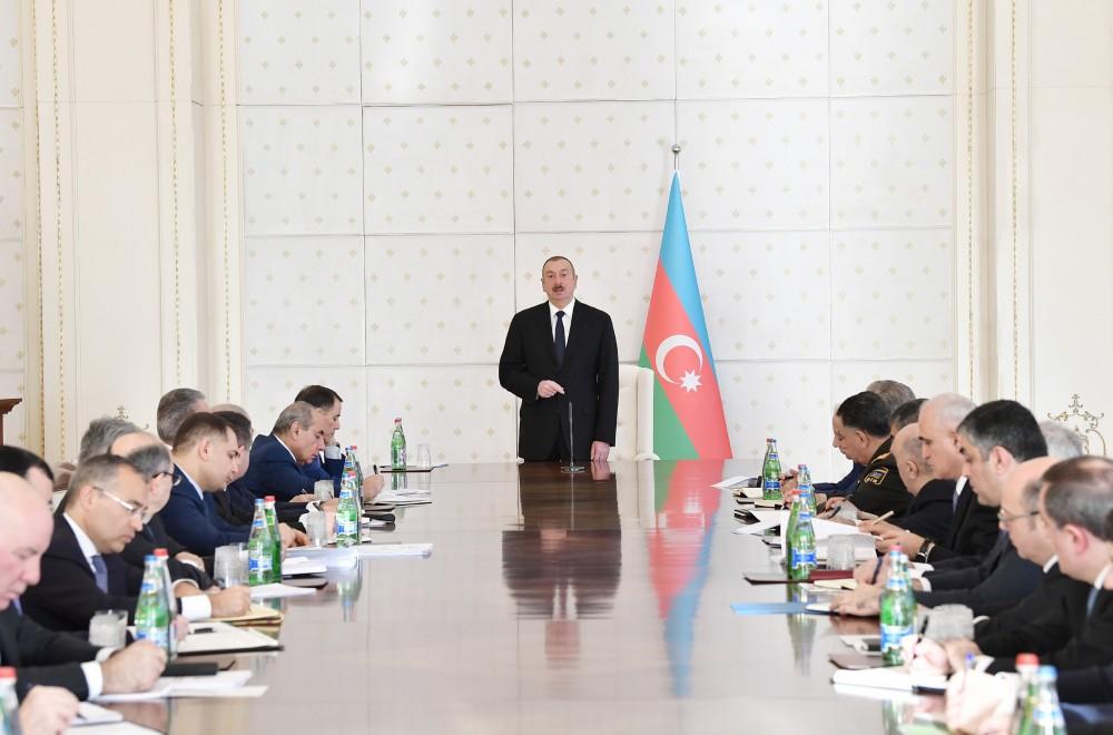 Azerbaijani president chairs meeting of Cabinet of Ministers (PHOTO)