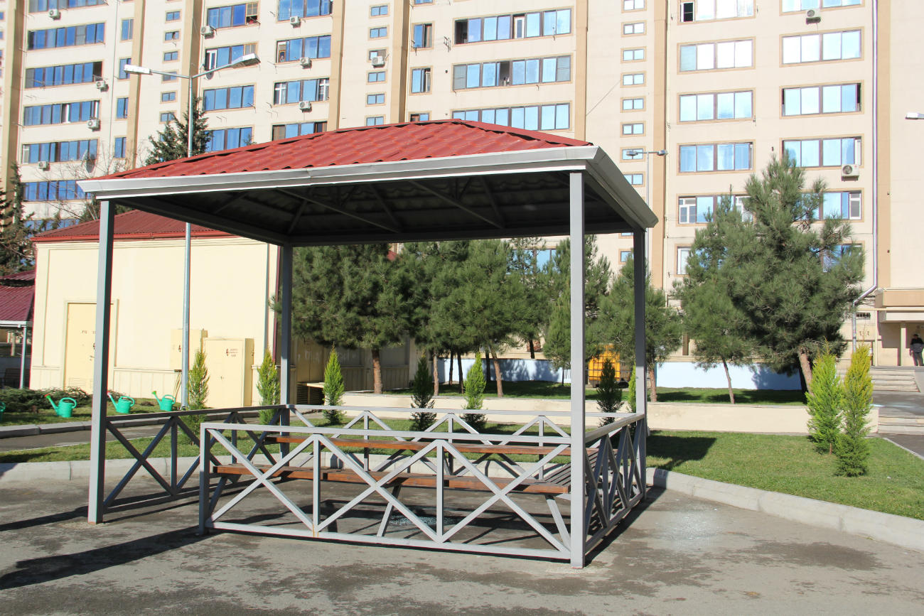 В Баку в рамках проекта "Наш двор" благоустроен 15 двор (ФОТО)