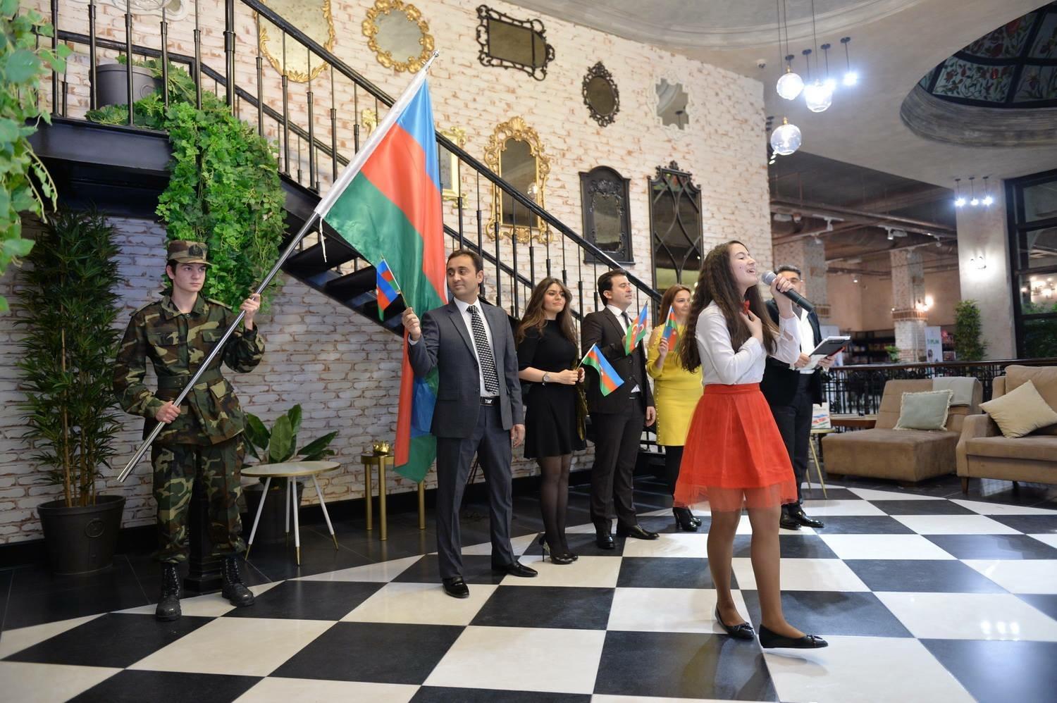Я Азербайджанец! Джавид Шахбазбеков выразил любовь к Родине стихами, музыкой и постановкой (ФОТО)