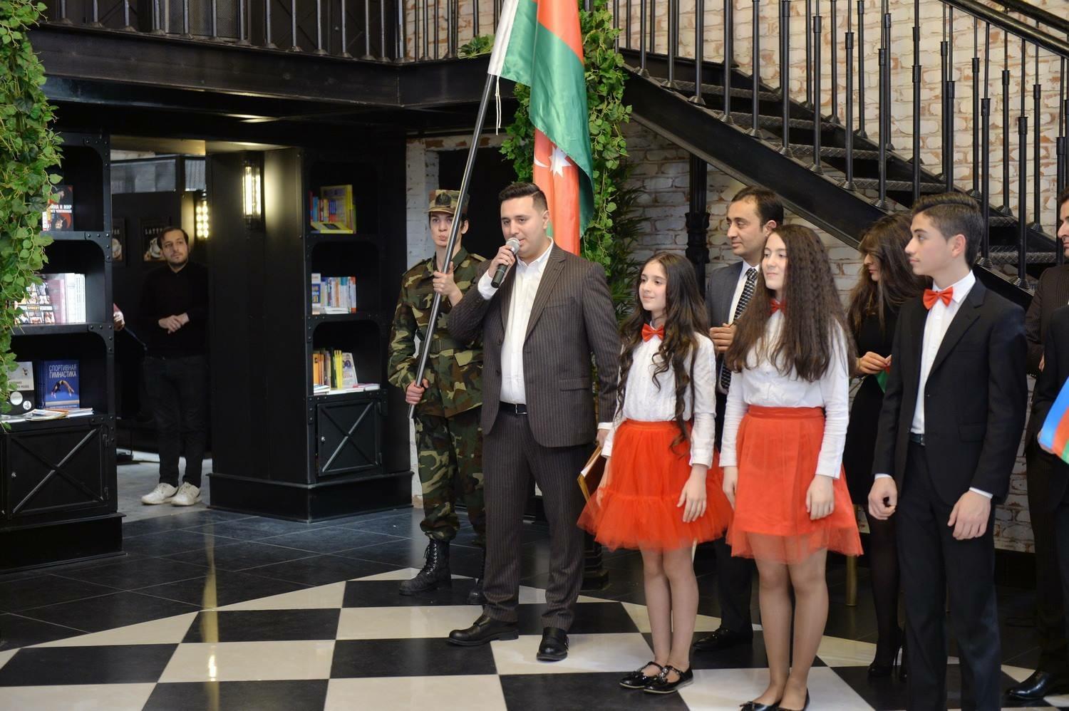 Я Азербайджанец! Джавид Шахбазбеков выразил любовь к Родине стихами, музыкой и постановкой (ФОТО)