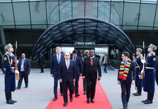 Zimbabve Prezidentinin Azərbaycana işgüzar səfəri başa çatıb