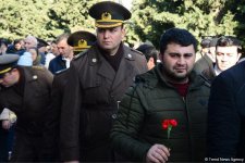 Azerbaijani public pays tribute to January 20 victims (PHOTO)
