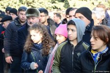 Azerbaijani public pays tribute to January 20 victims (PHOTO)