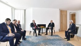 President Ilham Aliyev meets Georgian PM in Davos (PHOTO)