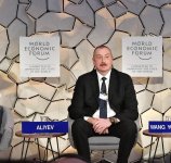 Президент Ильхам Алиев и Первая леди Мехрибан Алиева в Давосе приняли участие в сессии "Развитие инициативы "Один пояс, один путь": взгляд Китая на триллион долларов" (версия 2)