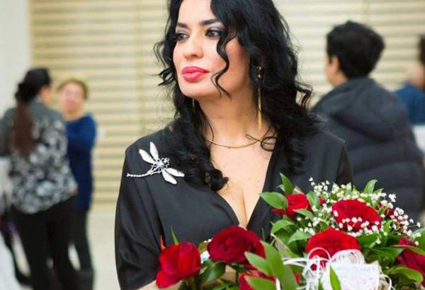 Азербайджанская писательница совершила сделку с совестью (ФОТО)