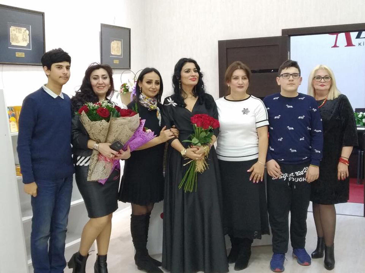 Азербайджанская писательница совершила сделку с совестью (ФОТО)