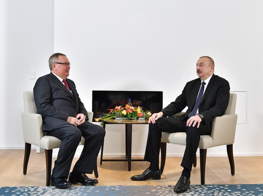 President Aliyev meets head of VTB Bank in Davos