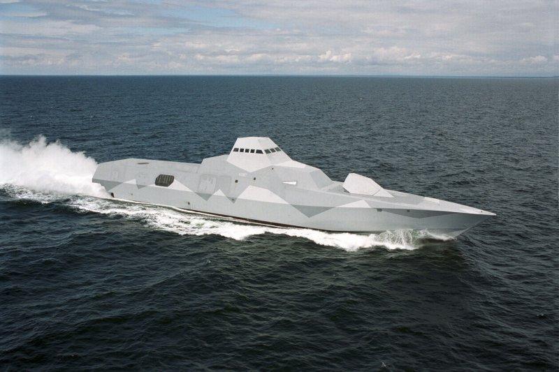 В США ввели в строй второй новейший эсминец-"невидимку"