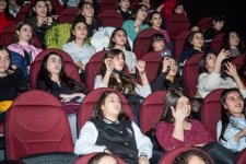 Концерт группы BTS в Сеуле вызвал ажиотаж тинейджеров в Баку (ФОТО)