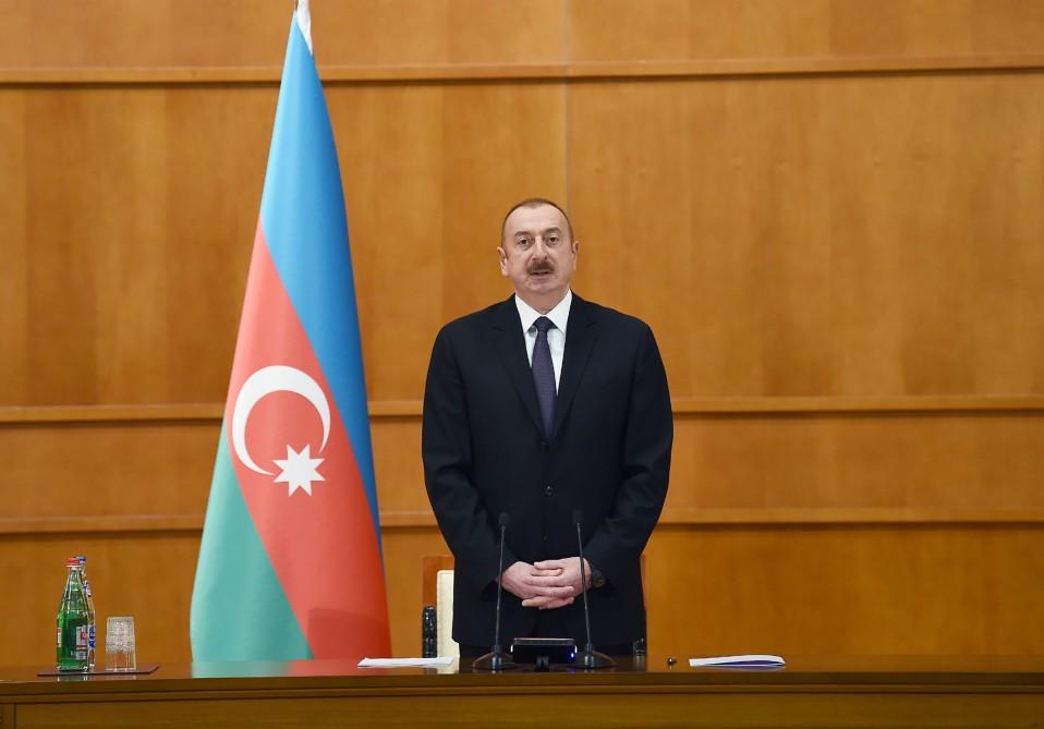 Президент Ильхам Алиев: Азербайджан хочет добиться экономического развития для того, чтобы масштабнее решать социальные вопросы