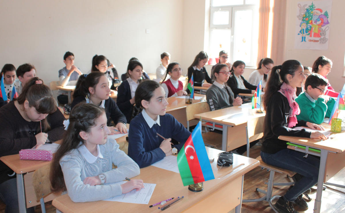 В школах Баку проходит Олимпиада по русскому языку и литературе (ФОТО)