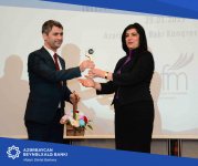 Международный банк Азербайджана получил национальную награду в сфере КСО (ФОТО)