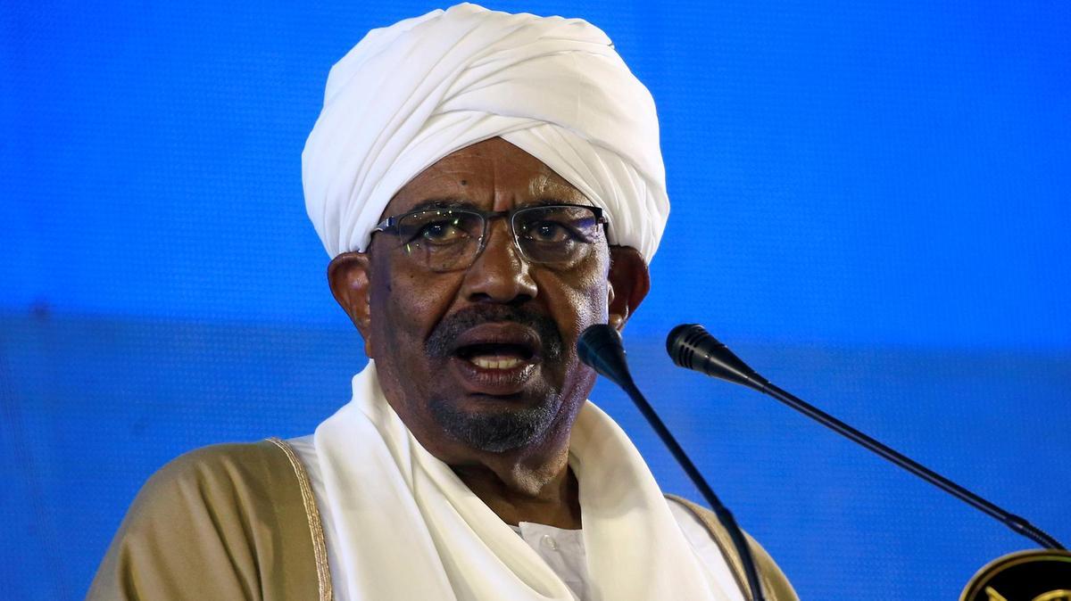 Sudan’s Bashir says border with Eritrea open after being shut for a year