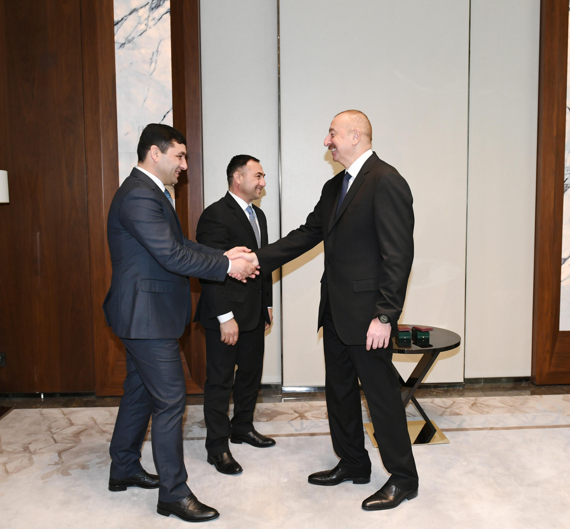 Президент Ильхам Алиев и Первая леди Мехрибан Алиева встретились с проживающими в Украине соотечественниками Сабиром и Умудом Шириновыми (ФОТО)