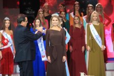 Азербайджанский гипнотизер выбрал "Мисс Москвы" (ФОТО)