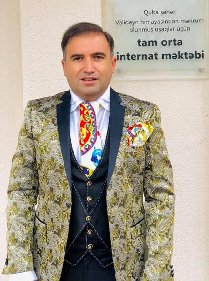Гаджи Нуран Гусейнов создал бренд цветочных и ярких костюмов (ФОТО) - Gallery Image
