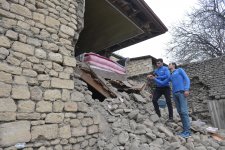 По поручению Первого вице-президента Мехрибан Алиевой Фонд Гейдара Алиева приложит усилия для скорейшего решения возникших в результате землетрясения проблем (ФОТО) - Gallery Thumbnail
