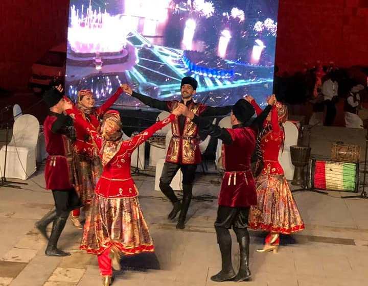 Азербайджанский мугам и танцы очаровали Исламский мир (ВИДЕО, ФОТО)