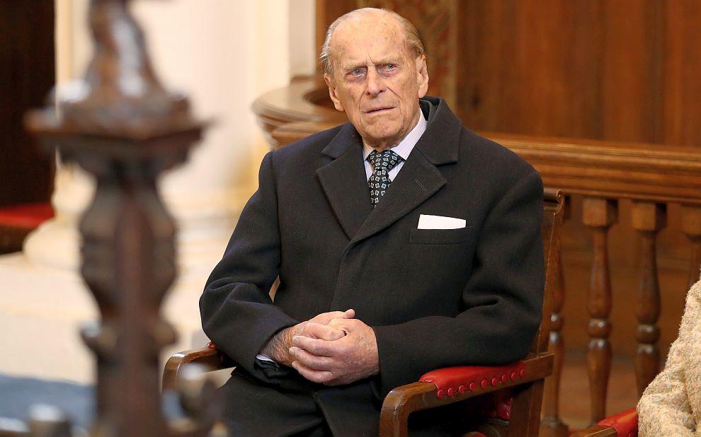 Prince Philip, 97, gives up driving licence