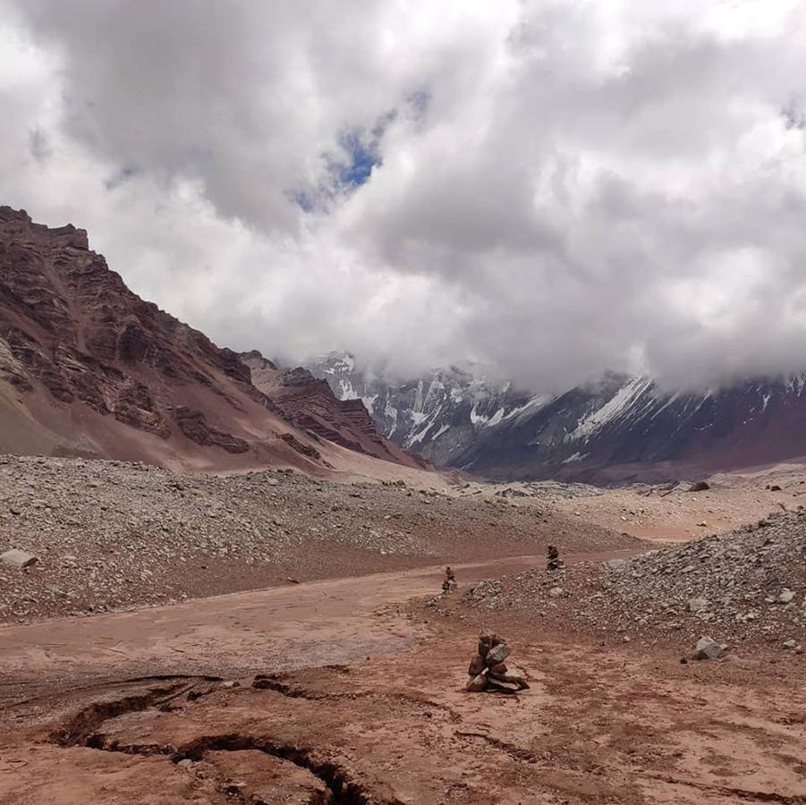 Азербайджанские альпинисты покорили высочайшую вершину в Андах (ФОТО)