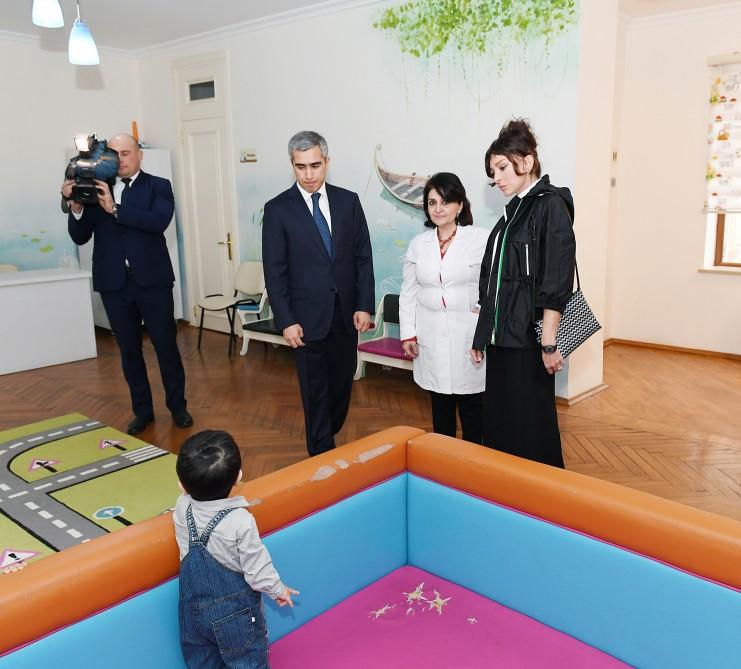 First VP Mehriban Aliyeva meets residents of orphanage #1 in Baku (PHOTO)
