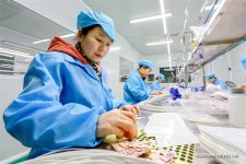 Китай возвращается к работе (ФОТО)