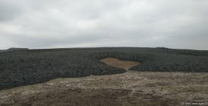 Обстановка на месте извержения грязевого вулкана в Шамахинском районе Азербайджана (ФОТО)