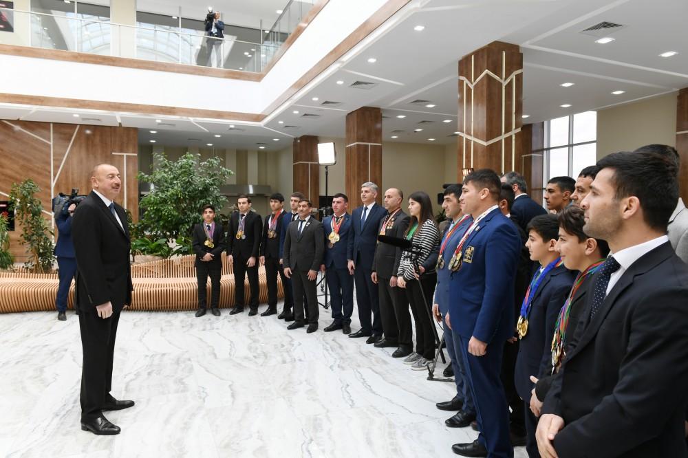 Президент Ильхам Алиев принял участие в открытии Олимпийского спорткомплекса в Бейлагане (ФОТО)
