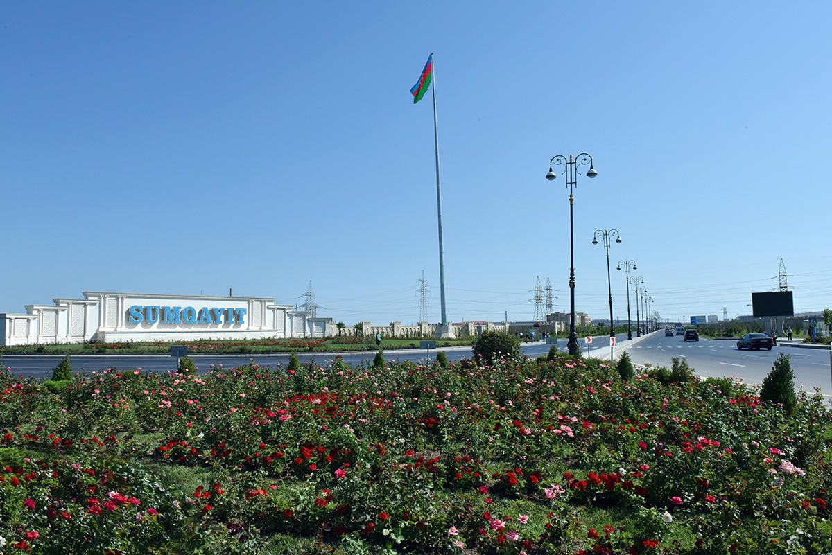 Sumqayıtda 2,8 milyon kvadratmetr əraziyə asfalt örtüyü döşənib (FOTO)