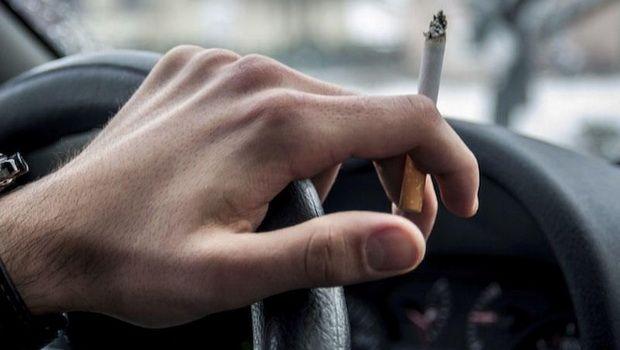 Более пяти тысяч водителей в Турции оштрафованы за курение за рулем