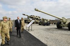 Верховный главнокомандующий ВС Азербайджана Ильхам Алиев ознакомился с условиями в новопостроенной N-й воинской части в Бейлагане (ФОТО) (версия 2)