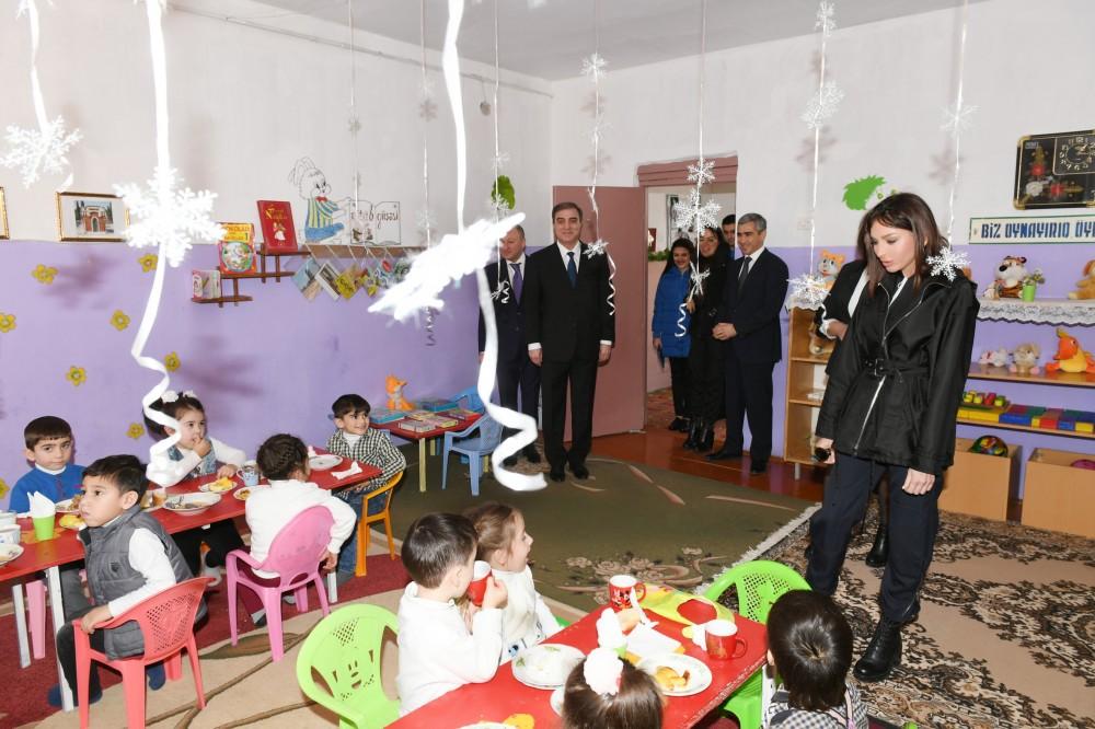 Первый вице-президент Мехрибан Алиева посетила ясли-детский сад в Гяндже (ФОТО)