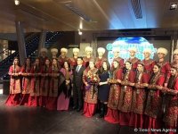 Ковры ручной работы и ювелирные украшения Туркменистана в Баку (ФОТО)