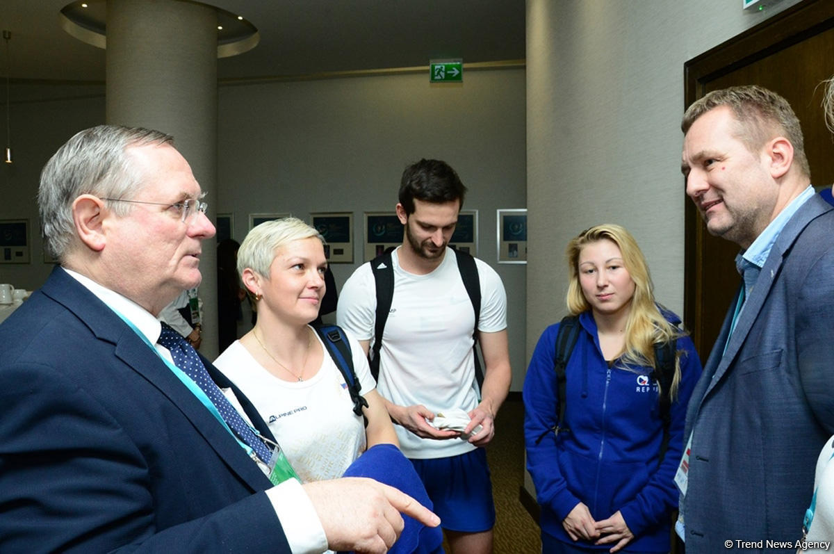 Czech envoy to Azerbaijan meets gymnasts at Trampoline & Tumbling World Cup (PHOTO)