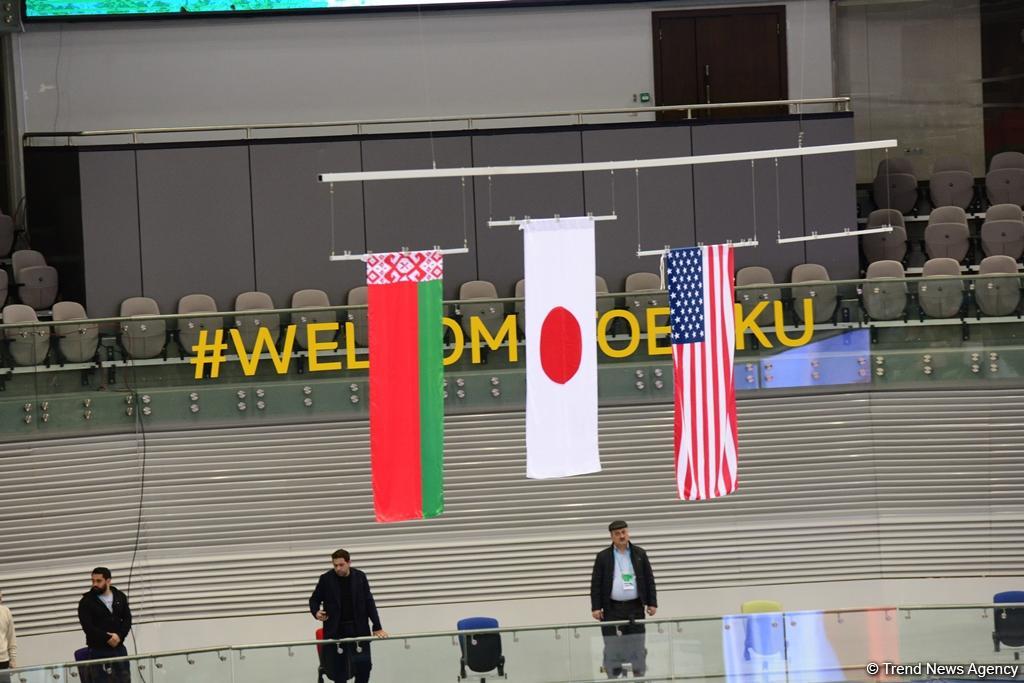 В Баку прошла церемония награждения победителей среди синхронных пар по прыжкам на батуте в рамках Кубка мира (ФОТО)