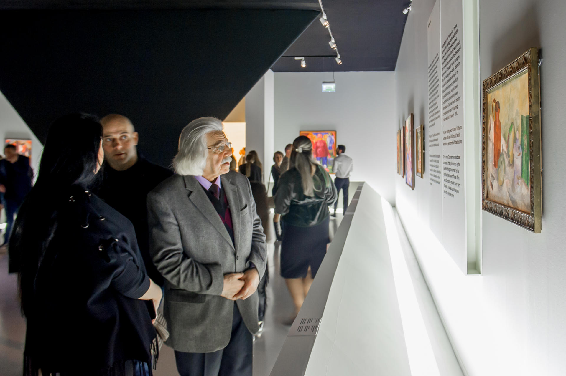 Вице-президент Фонда Гейдара Алиева Лейла Алиева приняла участие в торжественном открытии выставки российских художников-авангардистов в Баку (ФОТО)