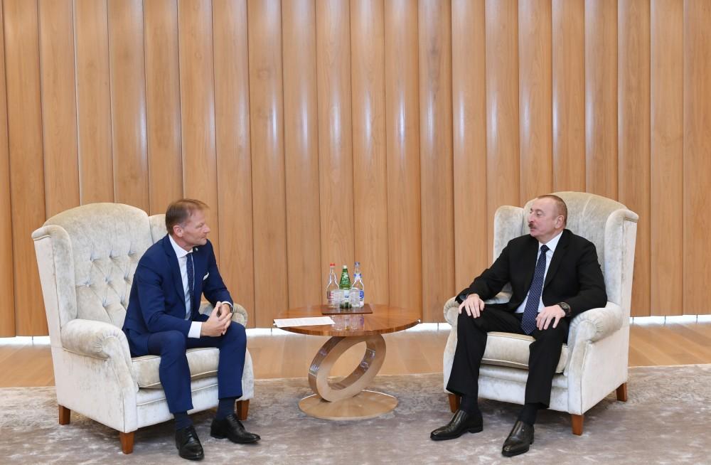 Ilham Aliyev meets EIB vice-president Vazil Hudak (PHOTO)