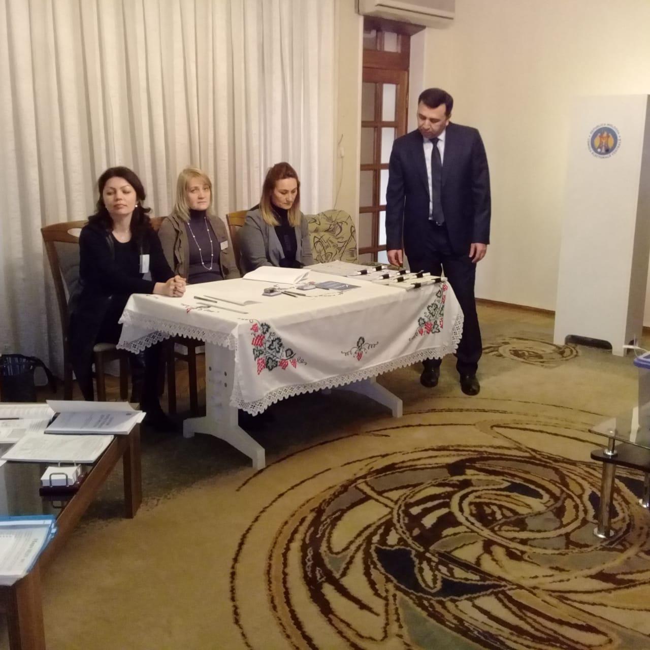 MDB PAA DİMBİ Bakı filialının əməkdaşları Moldovanın parlament  seçkilərini müşahidə ediblər (FOTO)