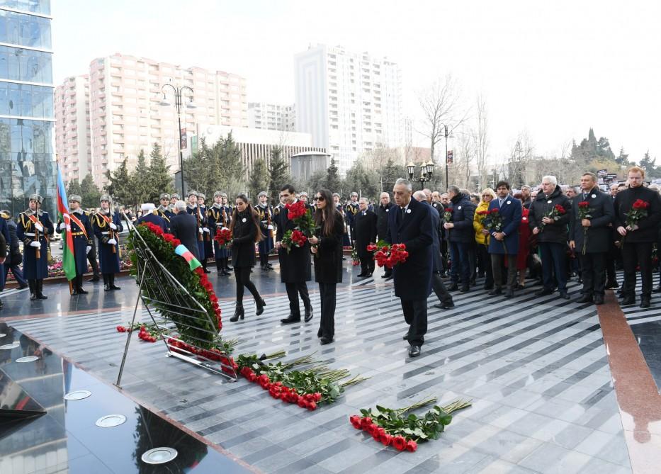 Azerbaijani president, first lady take part in Khojaly genocide anniversary march (PHOTO)