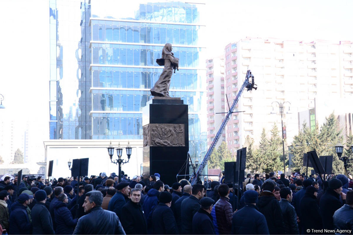 История создания памятника "Крик Матери", посвященного Ходжалинскому геноциду  (ФОТО)