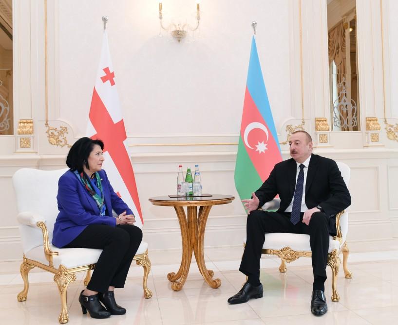 Состоялась встреча один на один президентов Азербайджана и Грузии (ФОТО)