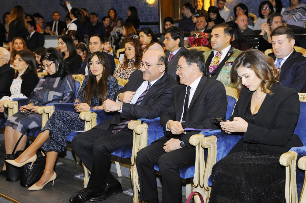 Вице-президент Фонда Гейдара Алиева Лейла Алиева посмотрела премьеру спектакля «Маленький принц» (ФОТО) (версия 2)