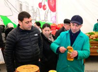 Праздничные ярмарки в Баку - ФОТОРЕПОРТАЖ