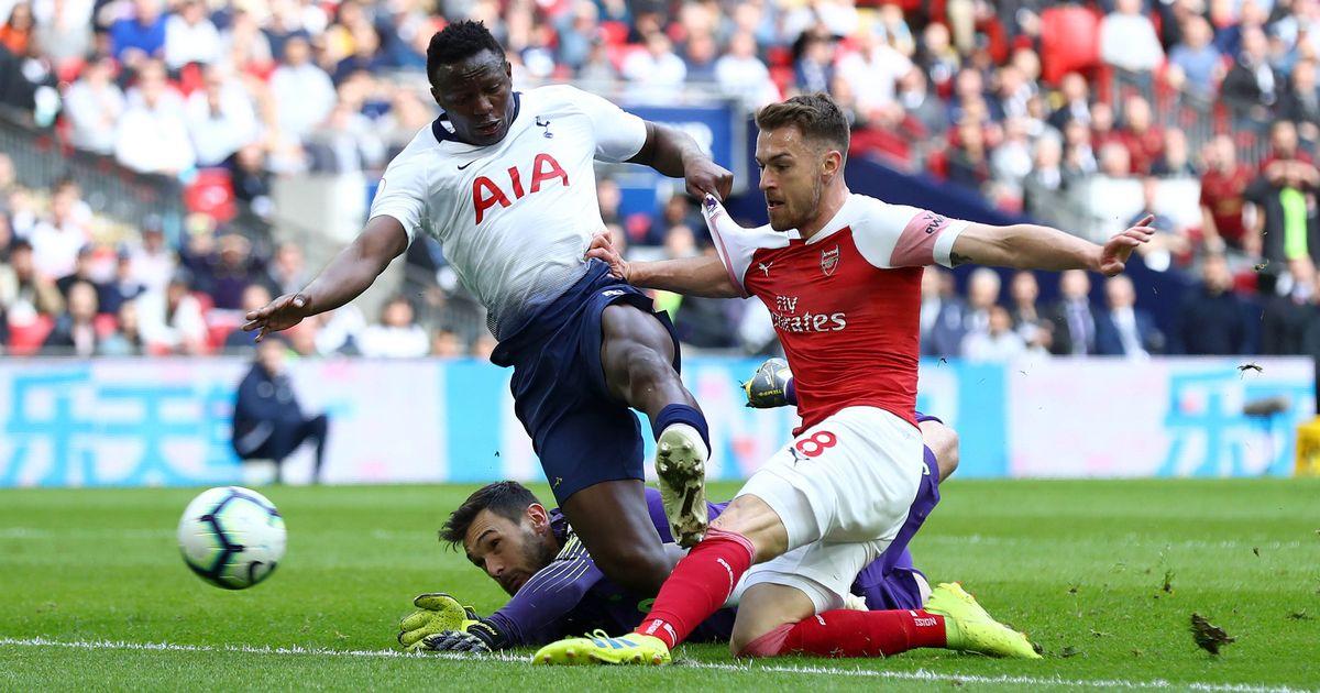 Aubameyang fluffs late Arsenal penalty to hand Spurs controversial draw