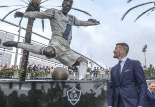 “Los-Anceles Qalaksi” klubu məşhur futbolçunun heykəlini ucaltdı