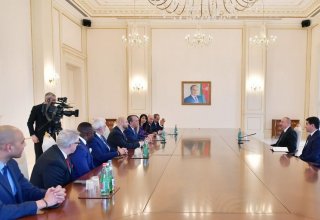 Ilham Aliyev receives delegation led by president of US-based Foundation for Ethnic Understanding (PHOTO)